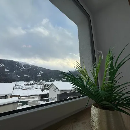 Slishani 1 アパート