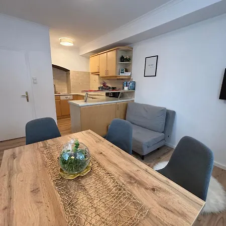 Slishani 1 アパート