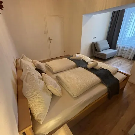 Slishani 1 アパート