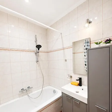Slishani 1 Apartment
